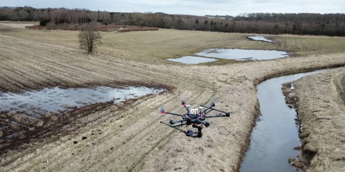 Drone over dansk vandløb: Filippo Bandini and Christian Koeppl